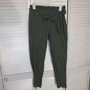 Juniors comfy green slack pants